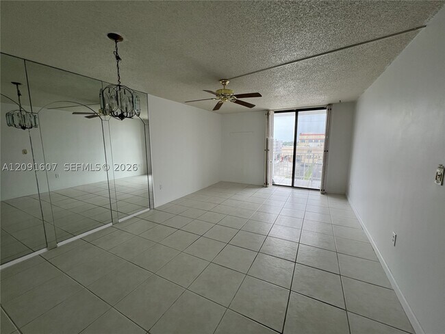 Building Photo - 920 NE 169th St