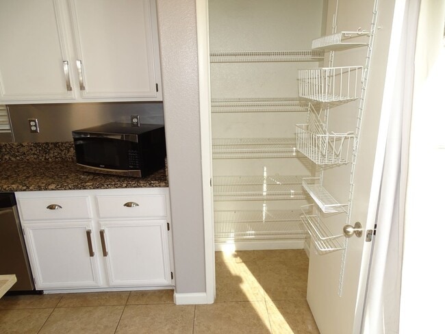 Building Photo - 3 Bedroom Home In The Heart Of Summerlin