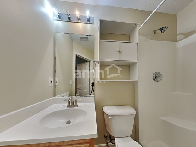 Building Photo - 2051 River Birch Dr