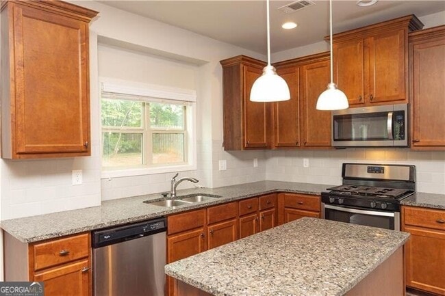 Building Photo - 772 Hawkins Creek Dr