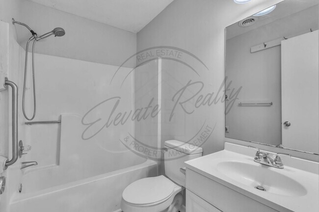 Building Photo - Affordable 2BR Ranch Duplex in N. Columbia — Move-In Special!