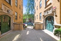Building Photo - One Bedroom Unit in South Shore