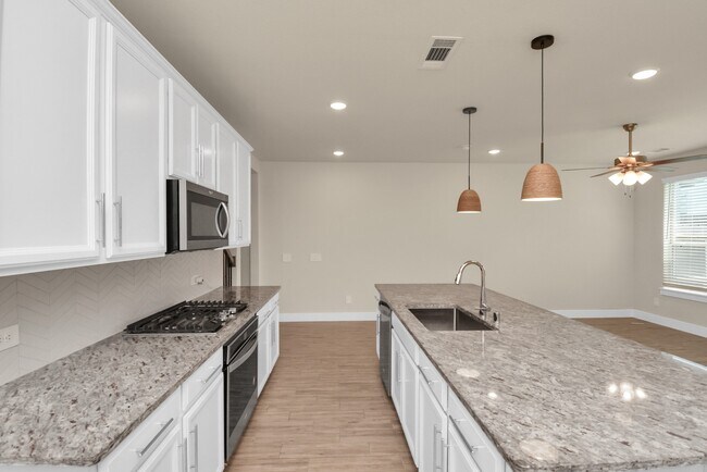 Building Photo - 1722 Summerlyn Ter Dr
