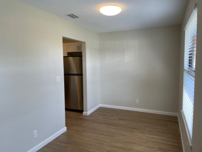 Building Photo - M0NTANTE Montante Blvd