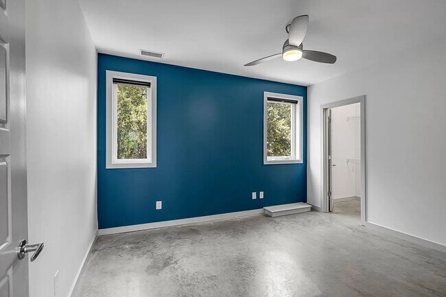 Building Photo - Great condo in East Nashville off Gallatin...