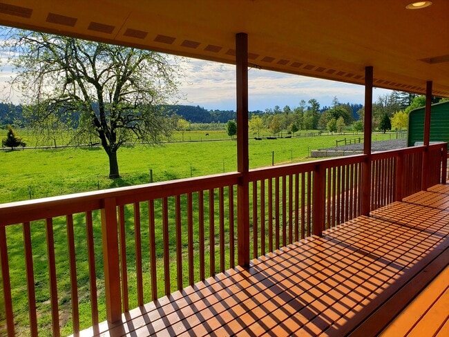 Building Photo - 28450 Pleasant Valley Rd