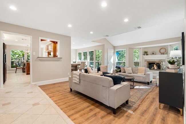 Building Photo - 1936 Foxtail Pl