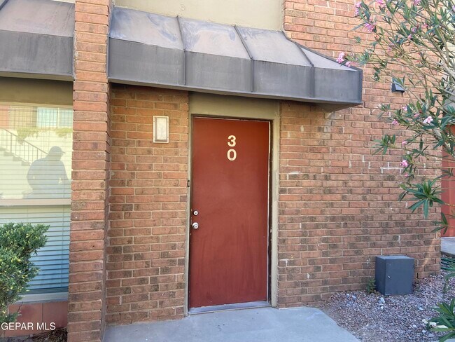 Building Photo - 4433 N Stanton St