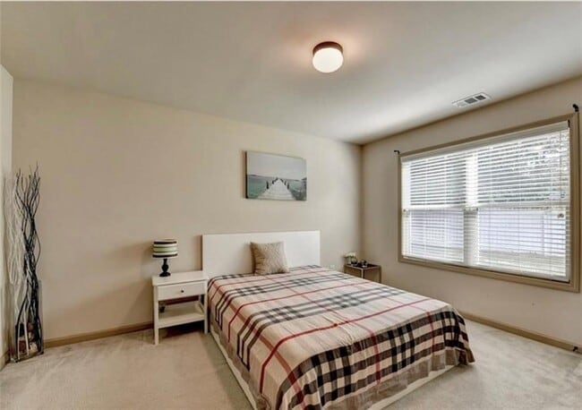 Building Photo - 3248 Sag Harbor Ct NE