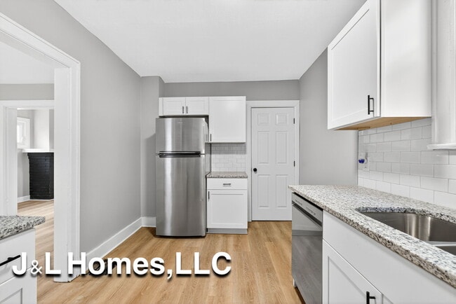 Building Photo - 888 Miller Ave