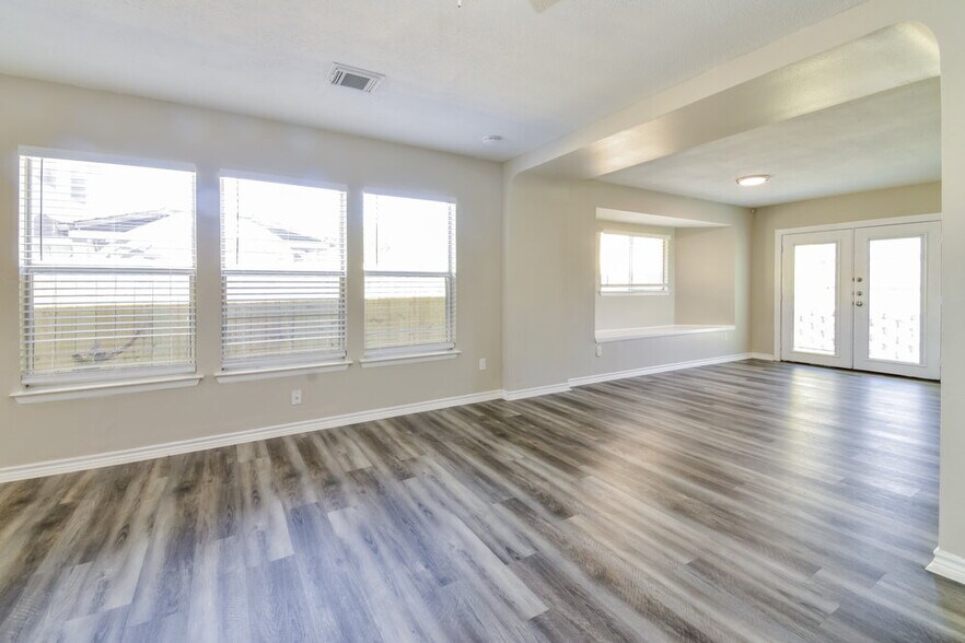 Building Photo - 8115 Maple Meadow Dr