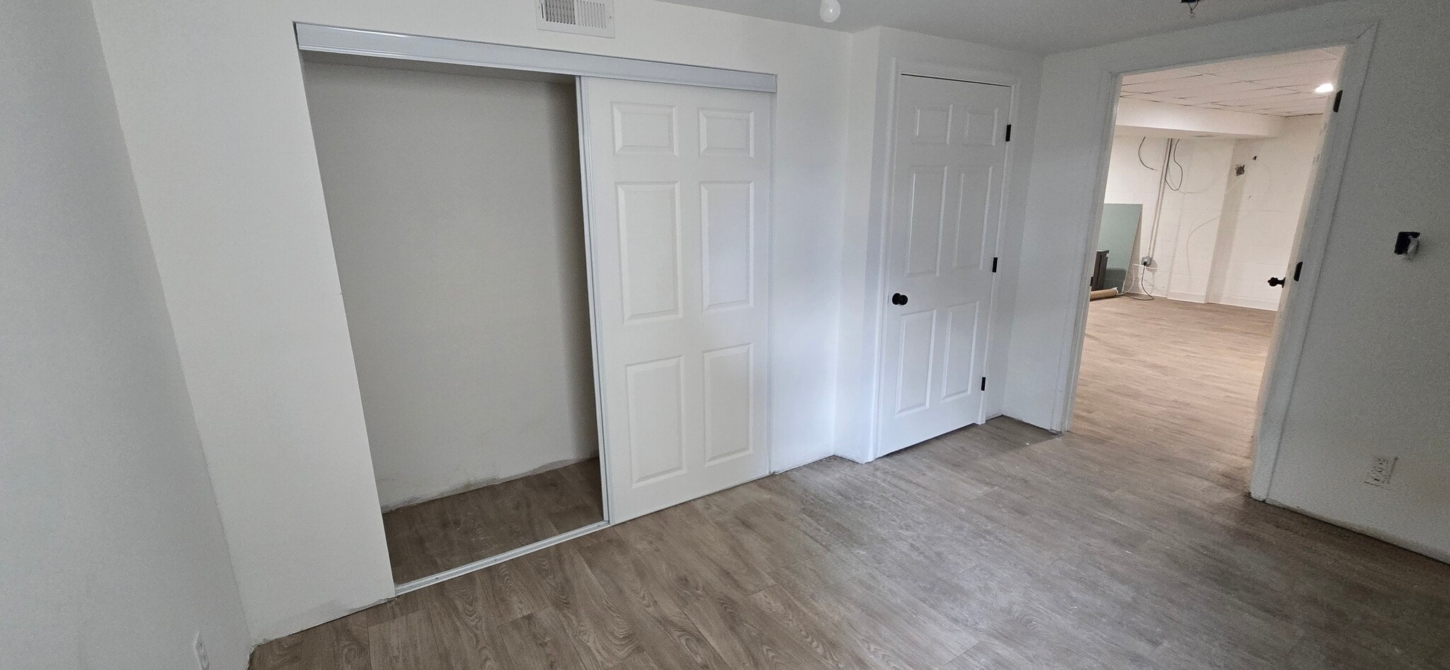 Building Photo - 2209 Shore Dr