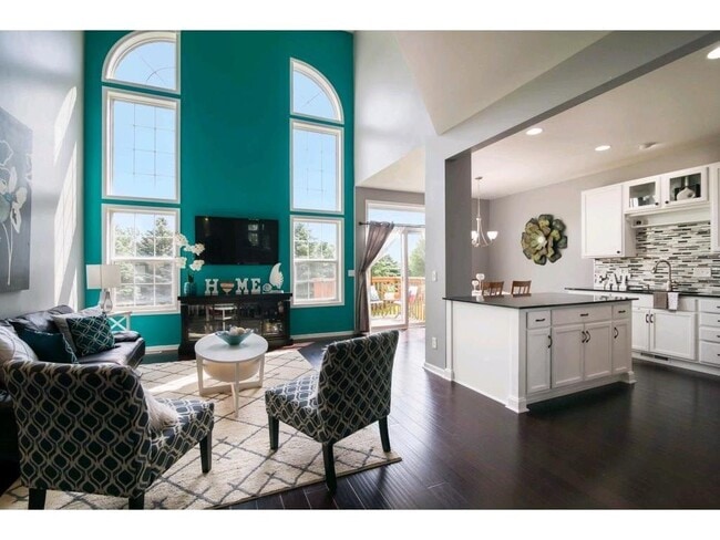 Building Photo - 15208 Florist Cir