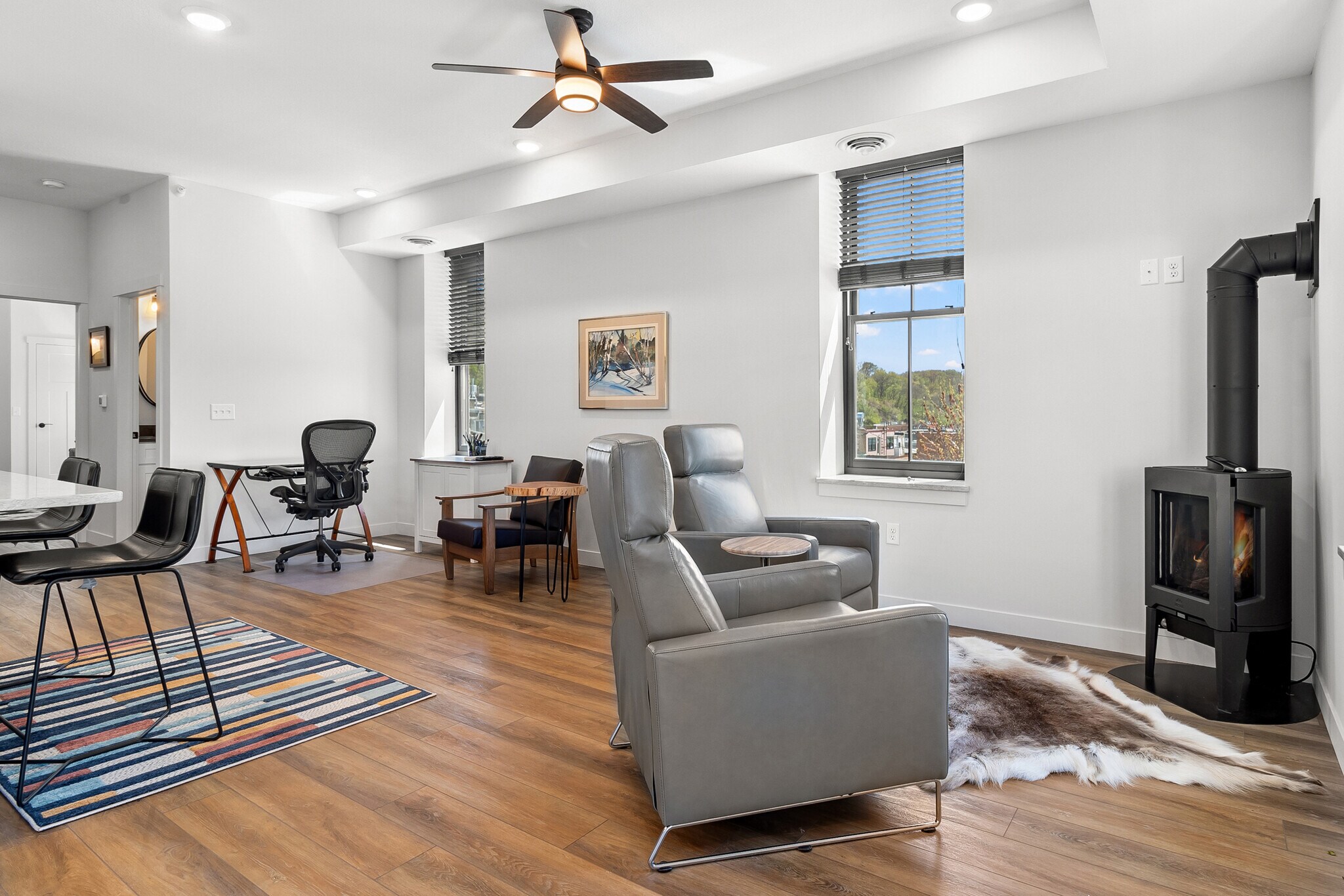 Building Photo - 517 2nd St