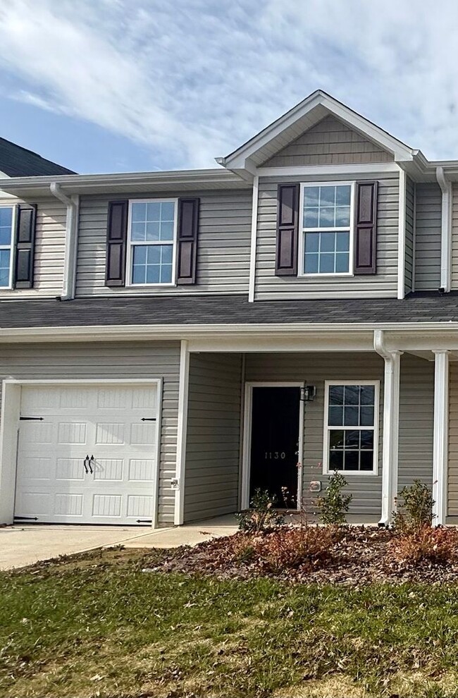 Building Photo - Two bedroom, 2.5 bath townhome in Ridge Creek, Whitsett