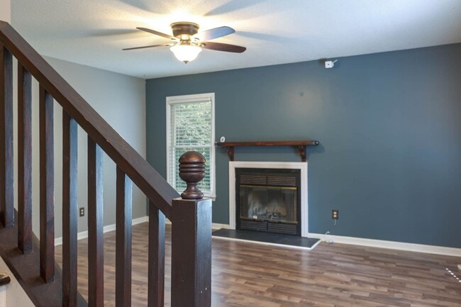 Building Photo - 3 Bed 2 Bath near Lake Jeanette