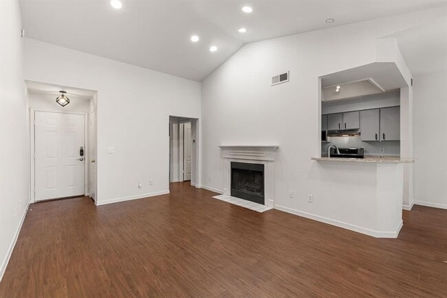 Building Photo - 6000-16 Shepherd Mountain Cove
