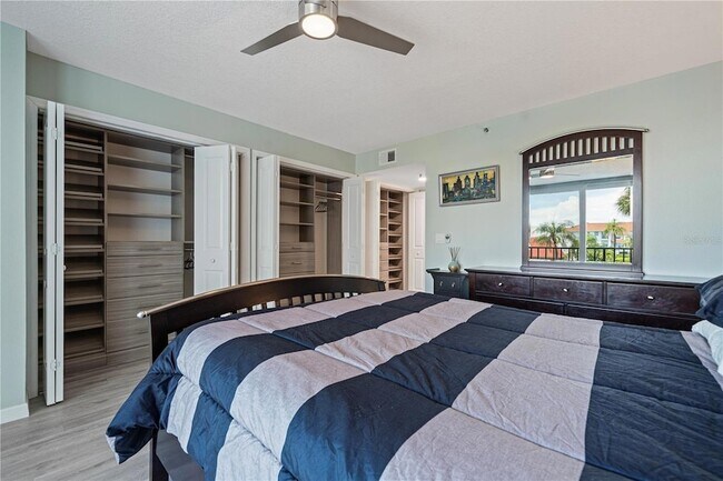 Building Photo - 19111 Vista Bay Dr