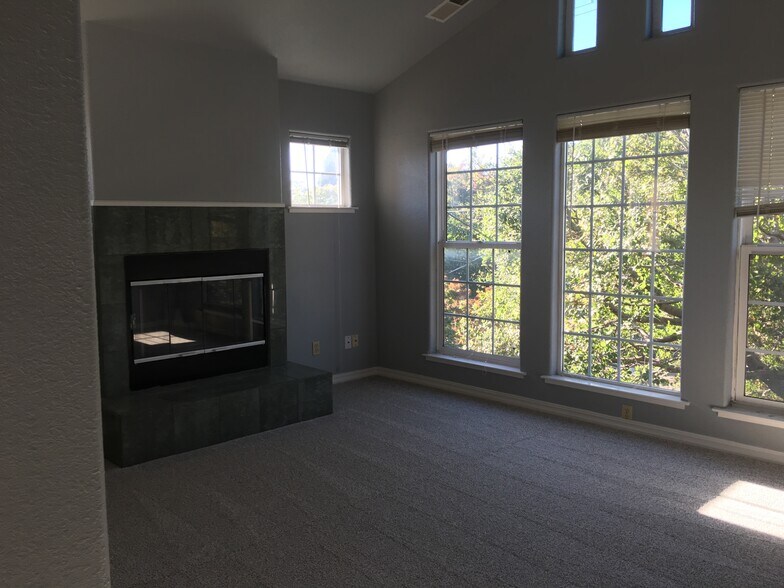 Building Photo - 551 59th Street