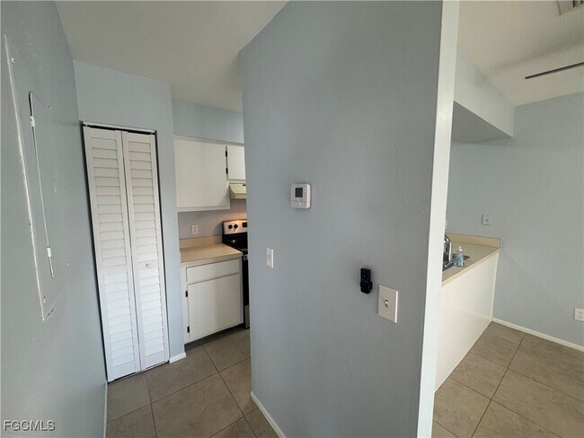 Building Photo - 13115 Feather Sound Dr