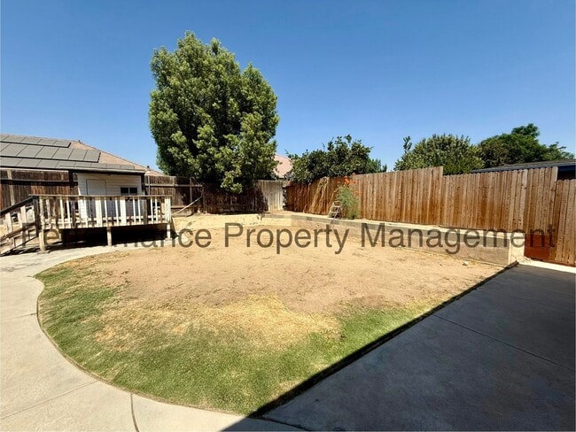 Building Photo - Stunning 4 Bed/3 Bath NW Bakersfield Home ...