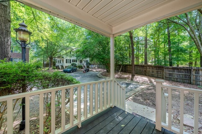 Building Photo - WOW!! Prime location and quite living in Charming 2brd 2.5 bath townhouse