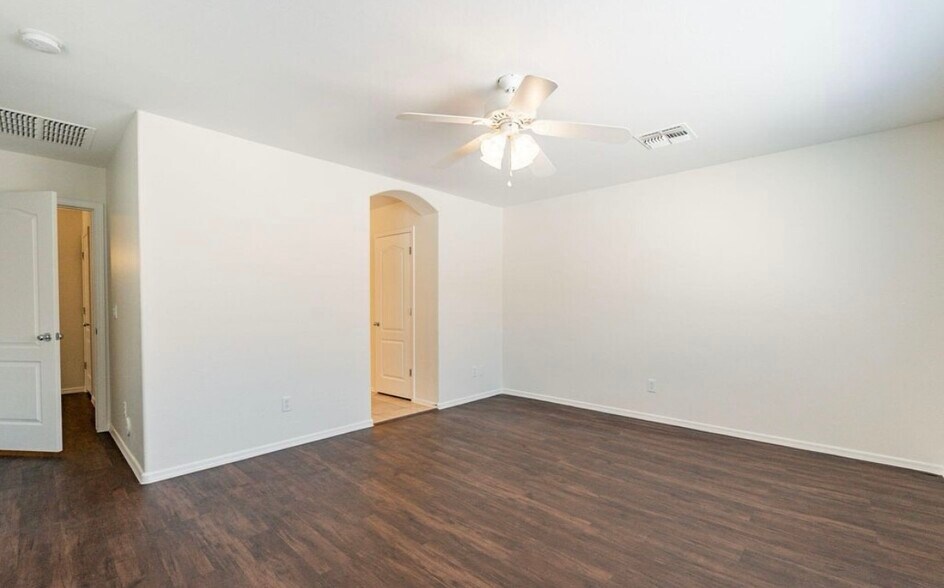 Building Photo - 25524 W Williams St