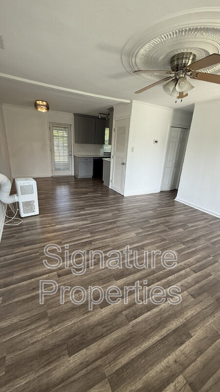 Building Photo - 908 Spaulding Dr