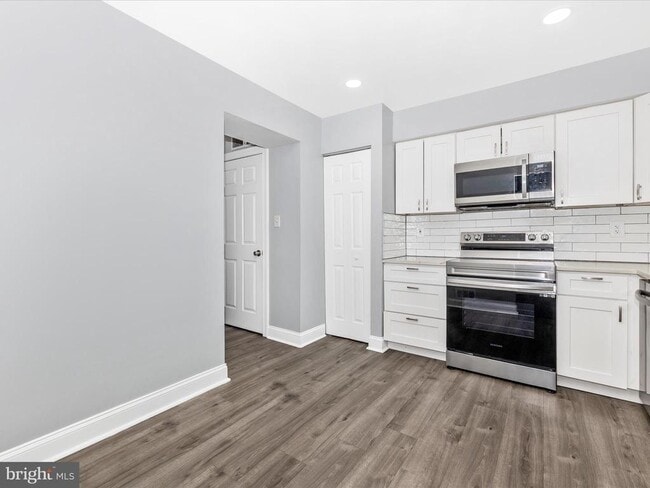 Building Photo - 13114 Thackery Pl