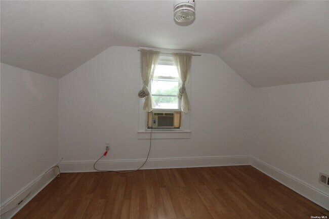 Building Photo - 280 Islip Blvd