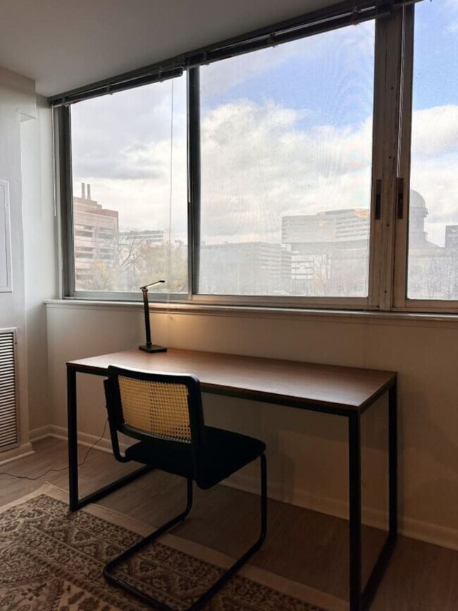 Building Photo - 901 S Ashland Ave