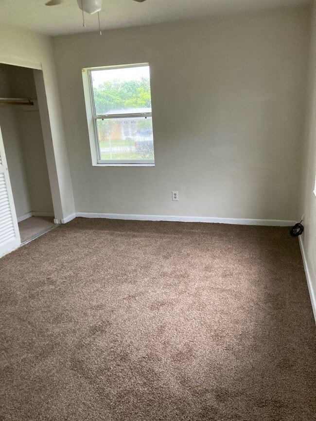 Building Photo - 2 Bed 2 Bath Home | Carport | Fenced Yard ...