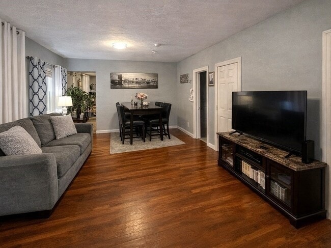 Building Photo - 178 Cohasset St