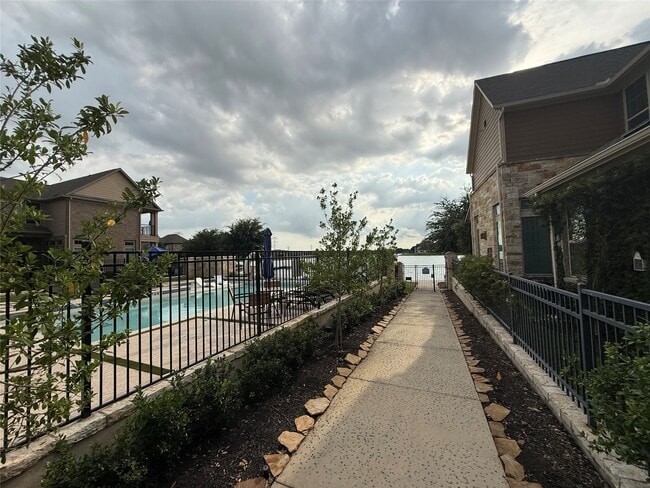 Building Photo - 18225 Crystal Knoll Dr