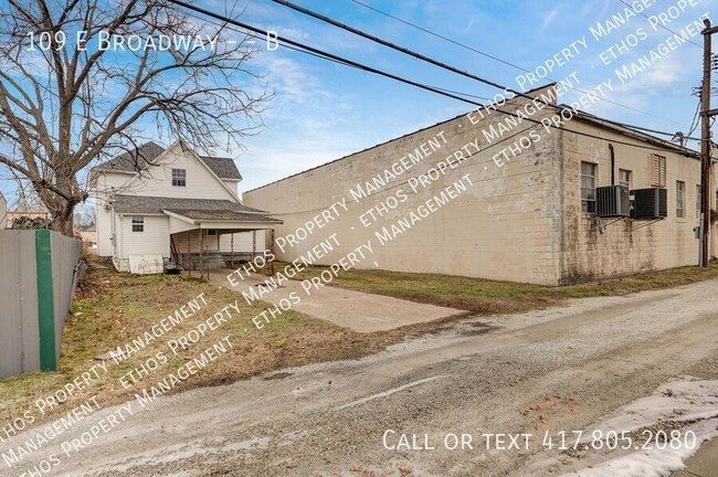 Building Photo - Heart of Monett, MO 3Bed/1Bath