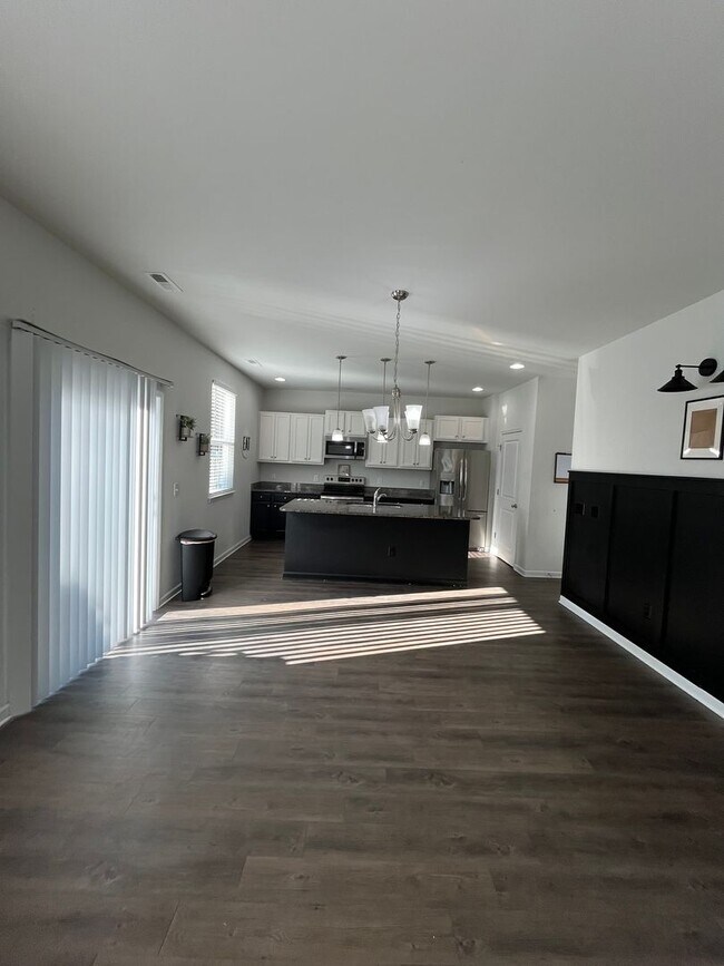 Building Photo - 751 Stradleigh Ct