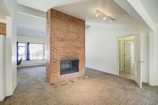 Building Photo - 3Bd/1.75Ba Edmonds House