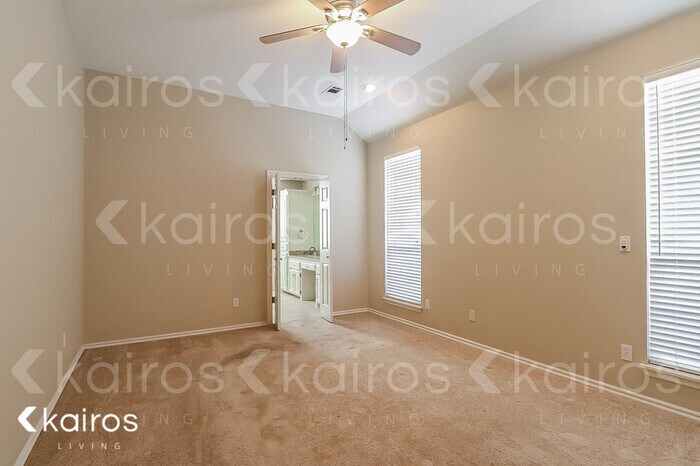 Building Photo - 1320 SW 121st Pl