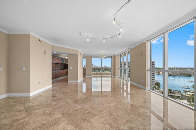 Building Photo - 101 S Fort Lauderdale Beach Blvd