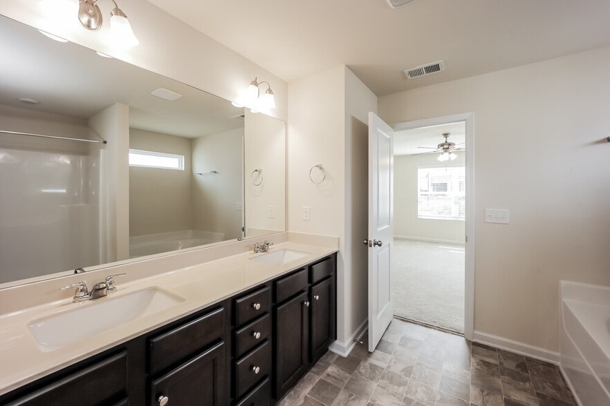 Building Photo - 568 Overo Dr