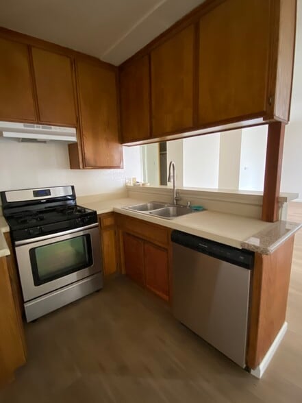 Building Photo - 4045 W 182nd St
