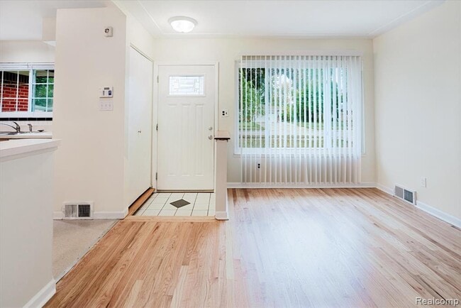 Building Photo - 11809 Meteor Dr