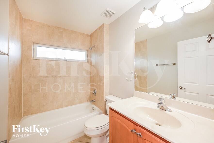 Building Photo - 346 NE 23rd St