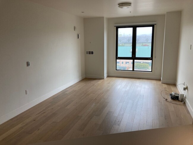 Building Photo - Live at the beach! Modern 2 bedroom 2 bath...