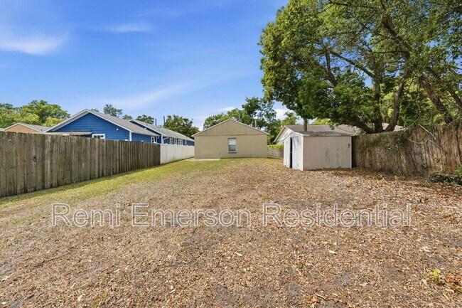 Building Photo - 2727 Mayer St