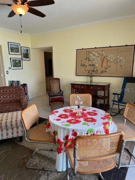 Building Photo - 880 Mandalay Ave