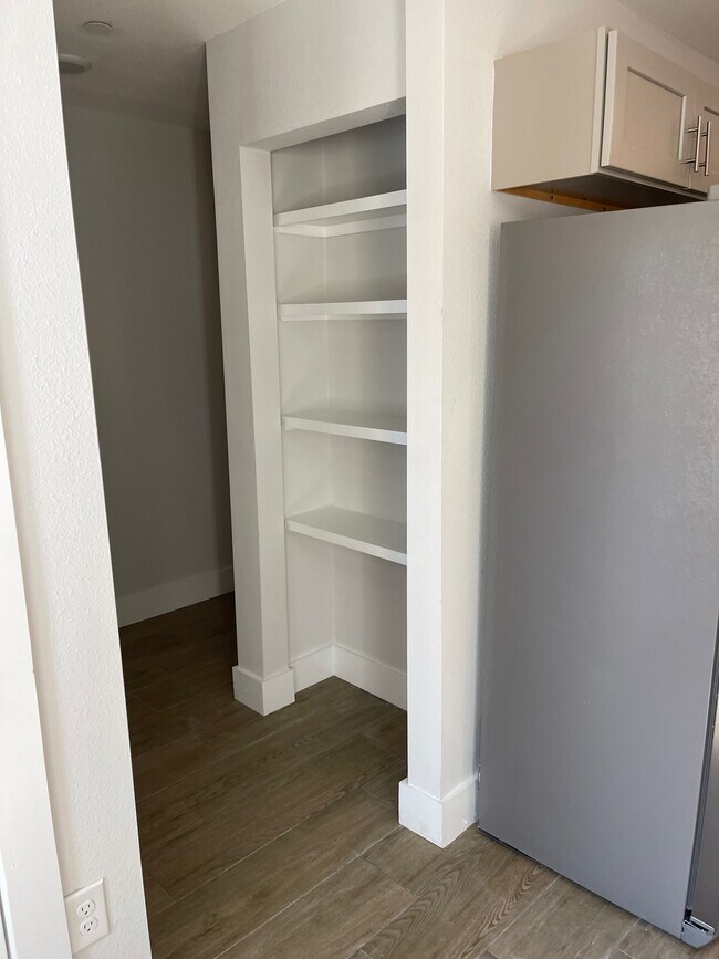 Building Photo - 51 Yacht Club Dr NE