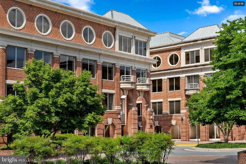 Building Photo - 635 Slaters Ln