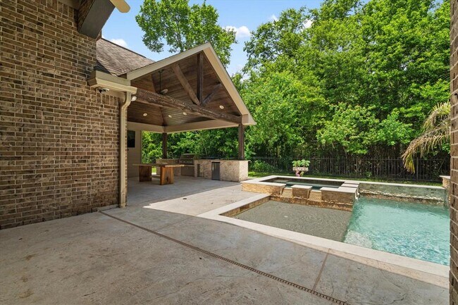 Building Photo - 15602 Shining Brook Ct