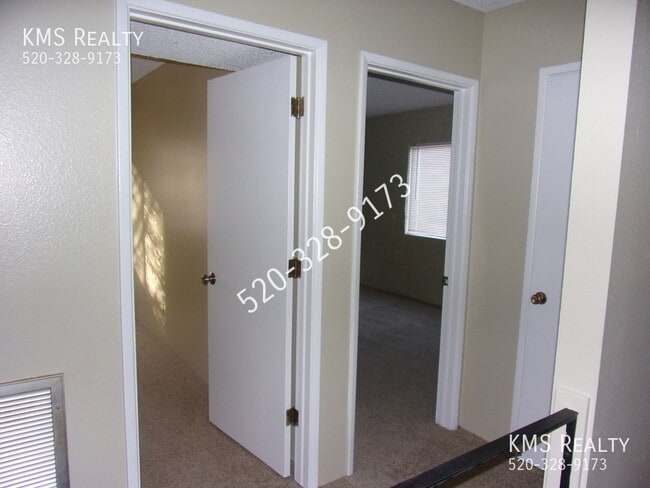 Building Photo - 6609 East Calle Alegria